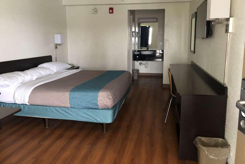 Days Inn By Wyndham Indianapolis South Rom bilde