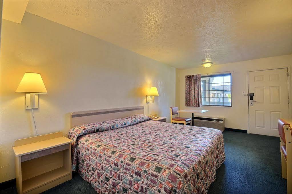 Days Inn By Wyndham Indianapolis South Eksteriør bilde