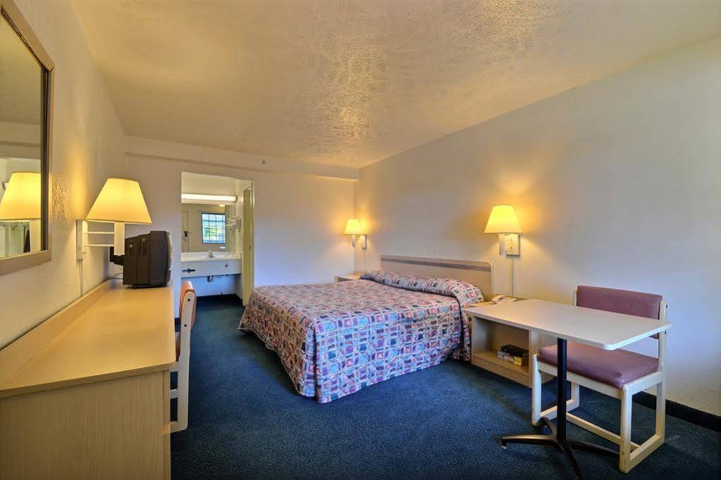 Days Inn By Wyndham Indianapolis South Eksteriør bilde